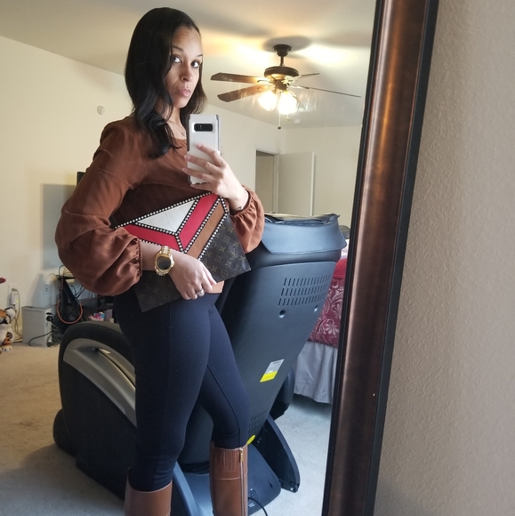 Louis Vuitton Clutch - Picture 9 of 9